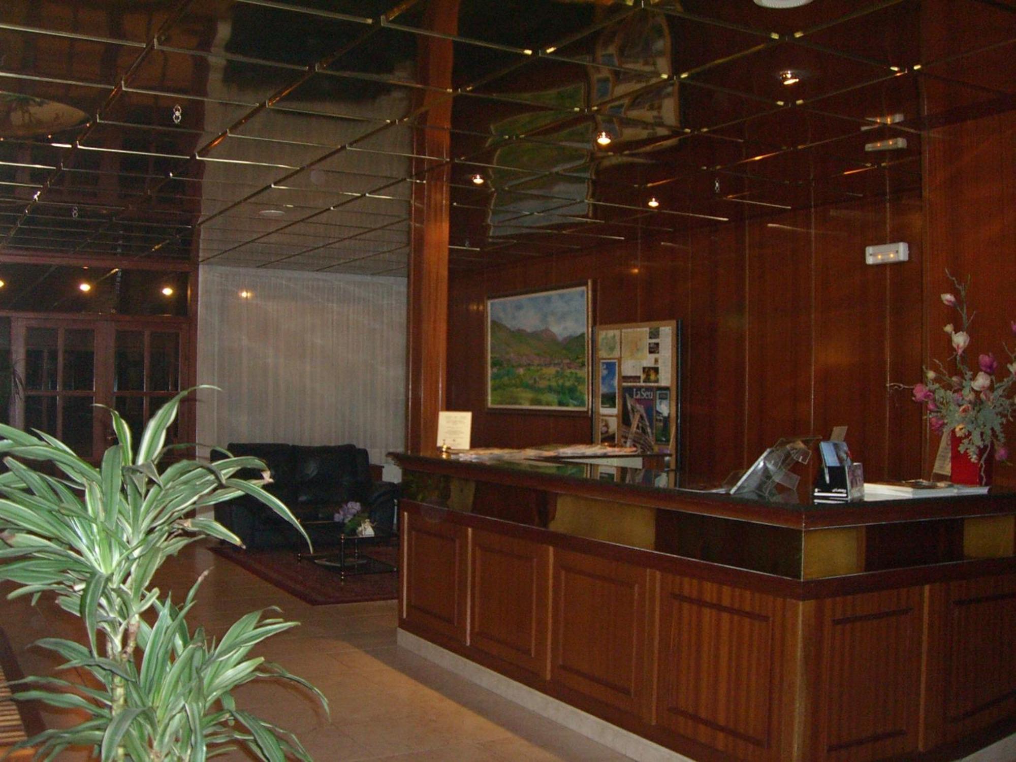 Hotel La Seu La Seu d'Urgell Zewnętrze zdjęcie