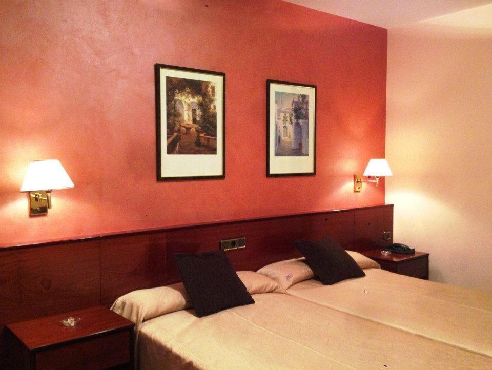 Hotel La Seu La Seu d'Urgell Pokój zdjęcie