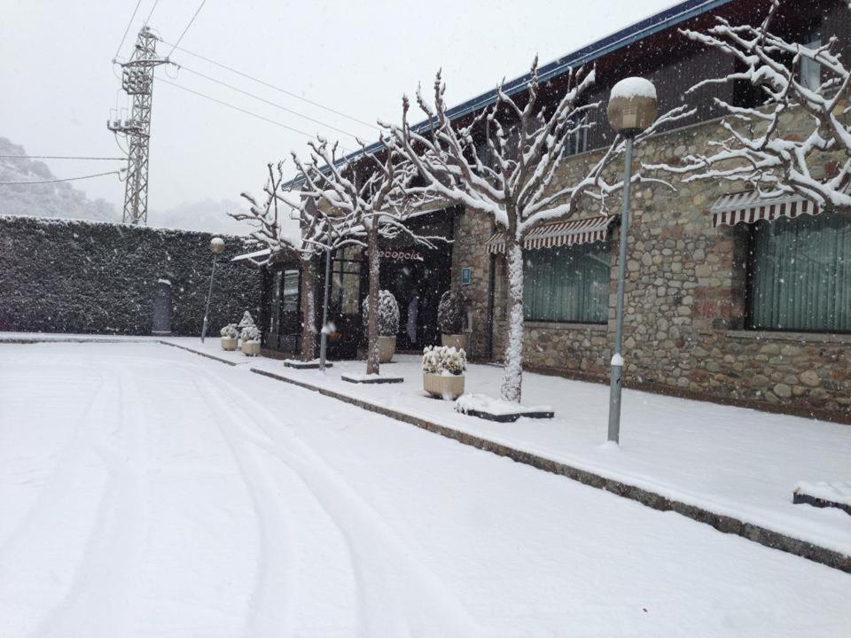 Hotel La Seu La Seu d'Urgell Zewnętrze zdjęcie