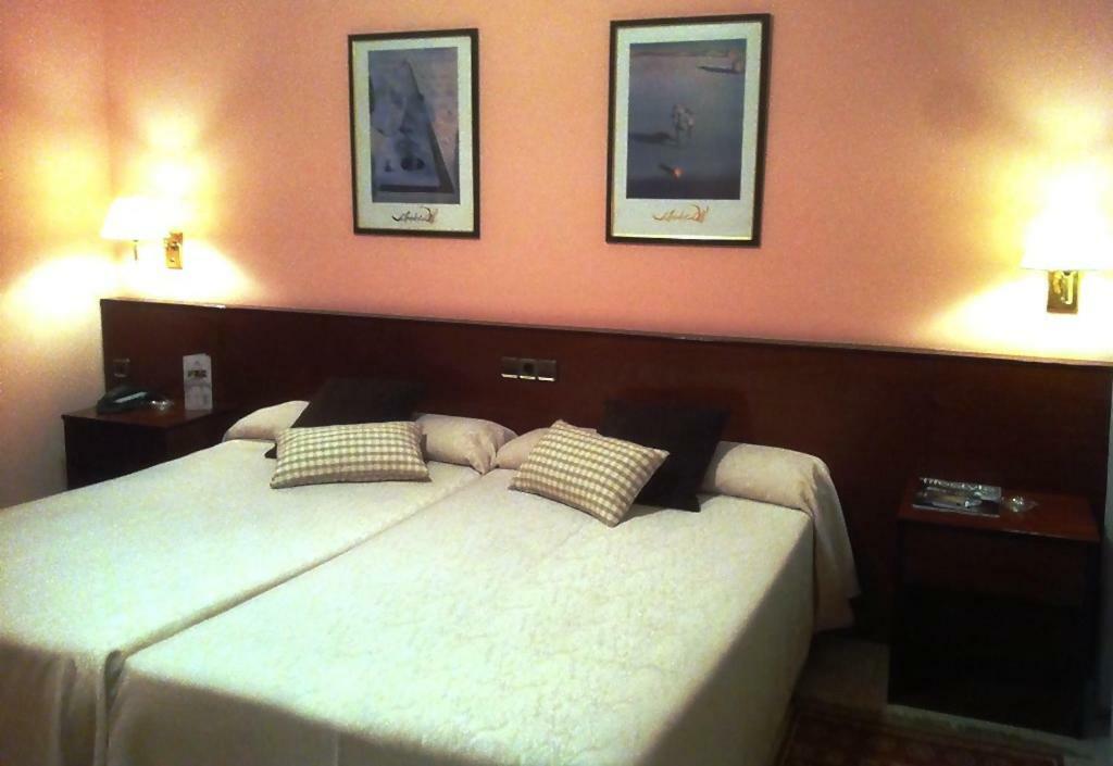 Hotel La Seu La Seu d'Urgell Zewnętrze zdjęcie
